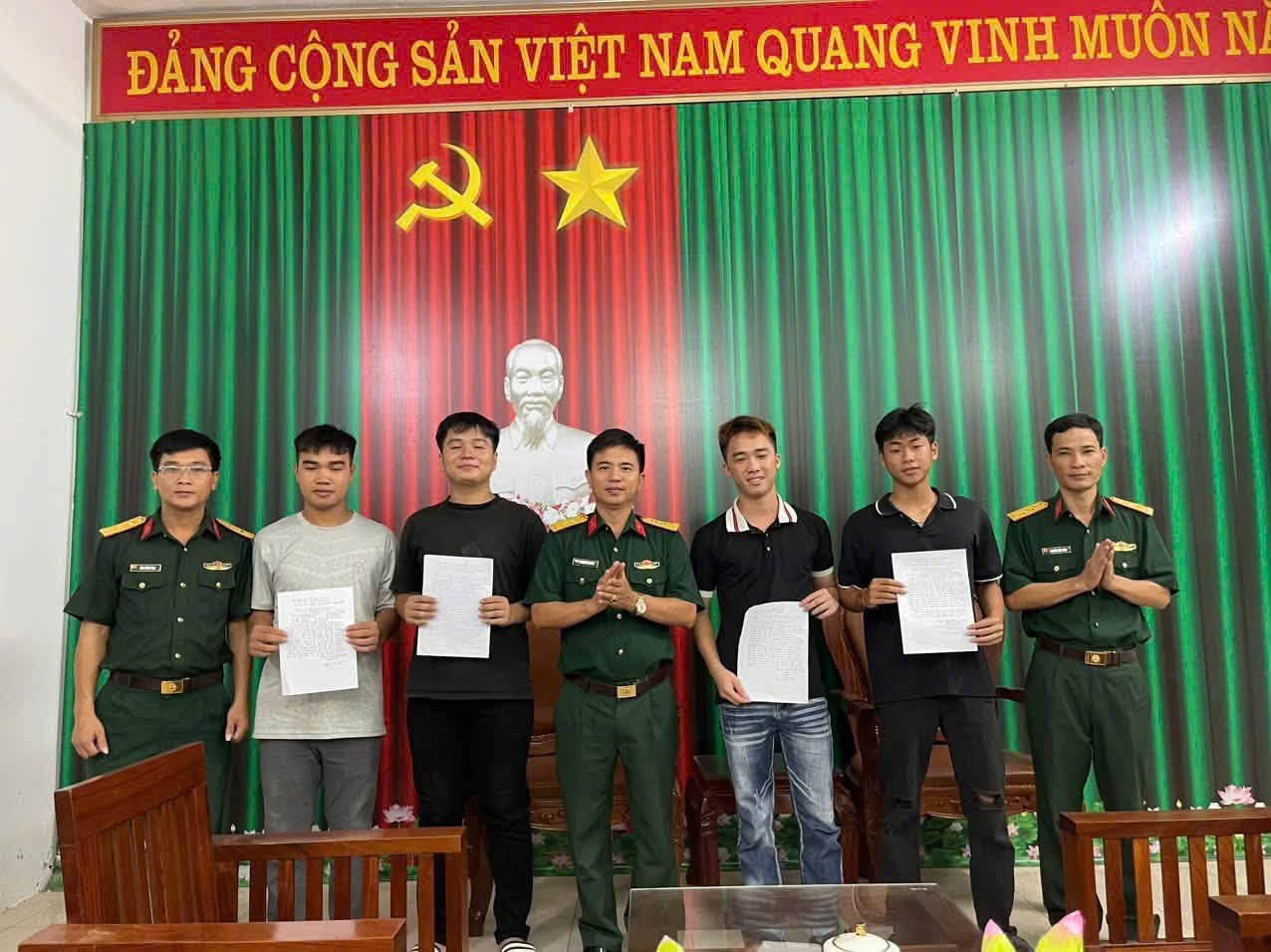 Anh-tin-bai
